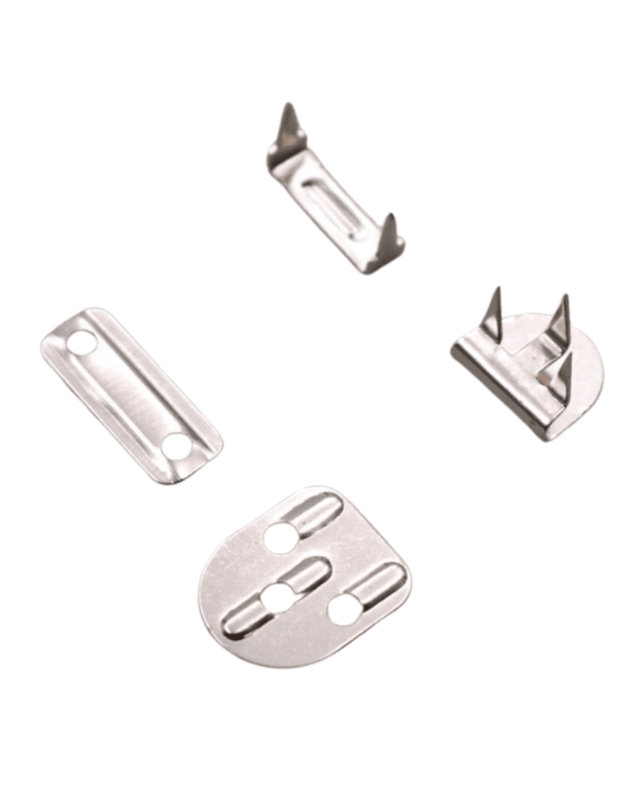 Gancho Reforzado para Pantalones la solución ideal para asegurar cierres de manera duradera y resistente.