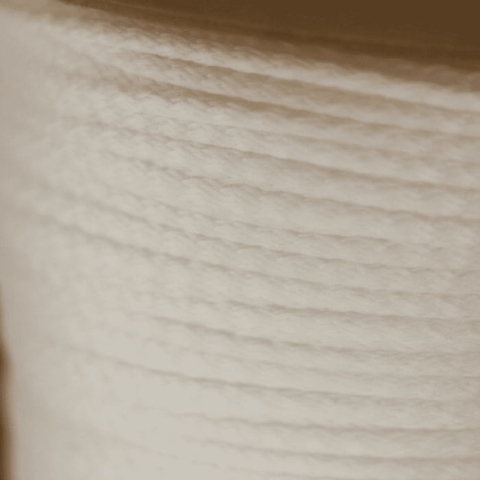 Cordón Umbro Crudo - Rollo de 100 Metros para quienes buscan un estilo sencillo pero elegante en sus proyectos.