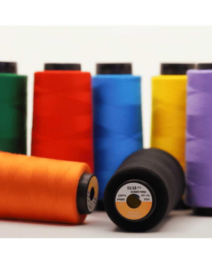 Hilo SOL 2000 yardas ideal para proyectos de costura en entornos industriales o domésticos.