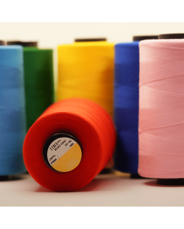 Hilo SOL de 5000 yardas es perfecto para proyectos de costura a gran escala. Con una excelente resistencia y suavidad.